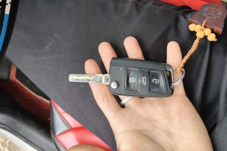 Used Skoda Octavia 2018 1.6L Automatic Comfort Edition Vehicle Key