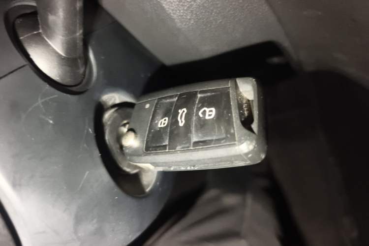 Used Skoda Octavia 2018 1.6L Automatic Comfort Edition Vehicle Key