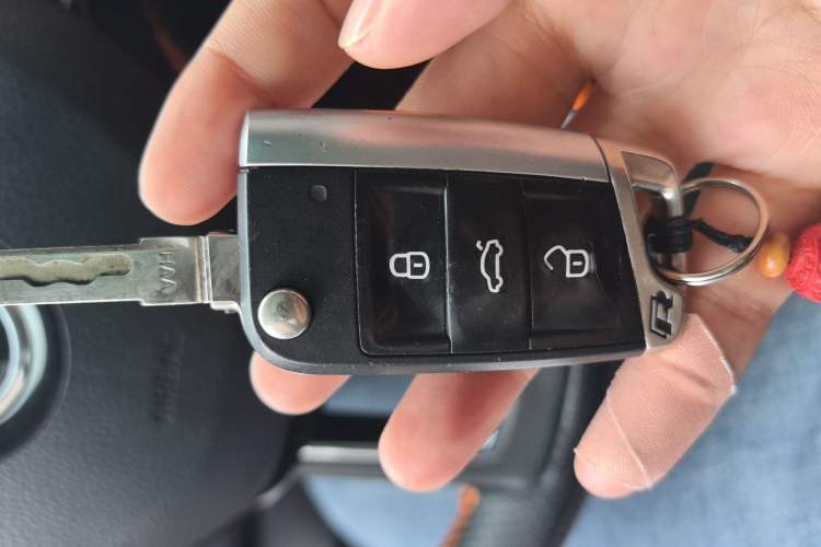 Used Skoda Octavia 2018 Station Wagon TSI230 DSG Luxury Edition Vehicle Key