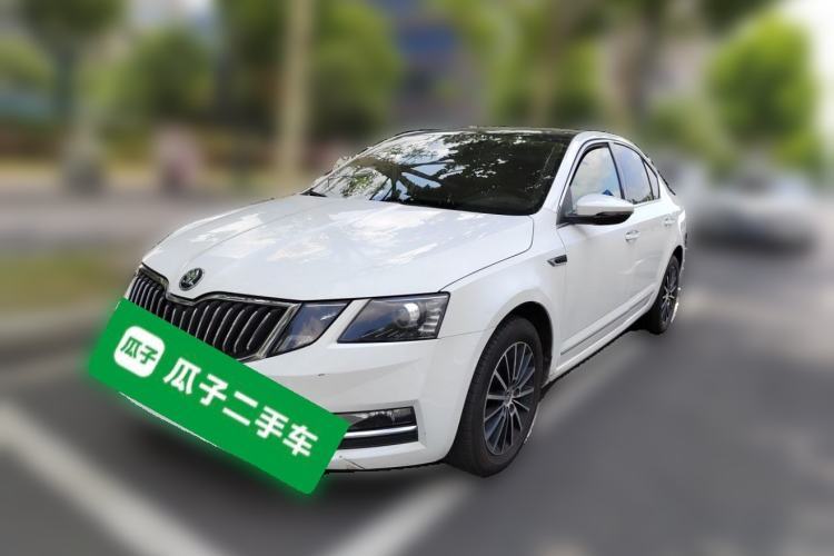Used Skoda Octavia 2018 TSI230 DSG Luxury Edition Guazi used car, China used car export, Used car for sale, Used cars, Cheapest cars for sale