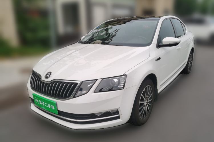 Used Skoda Octavia 2018 TSI230 DSG Luxury Edition Guazi used car, China used car export, Used car for sale, Used  cars, Cheapest cars for sale