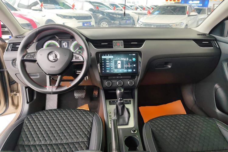 Used Skoda Octavia 2018 TSI280 DSG Luxury Edition Center Console