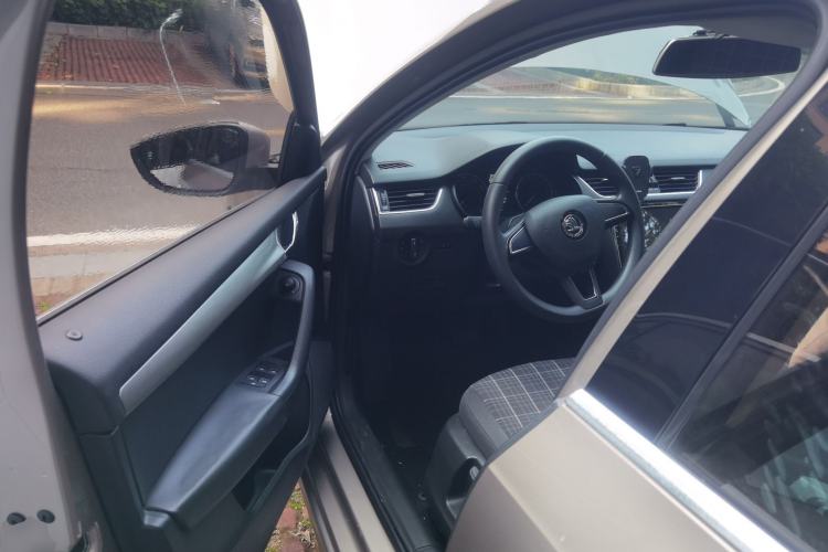 Used Skoda Octavia 2018 1.6L Automatic Comfort Edition Driver Seat