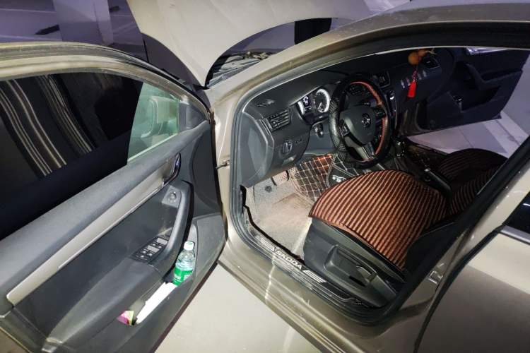 Used Skoda Octavia 2018 TSI230 DSG Luxury Edition Driver Seat