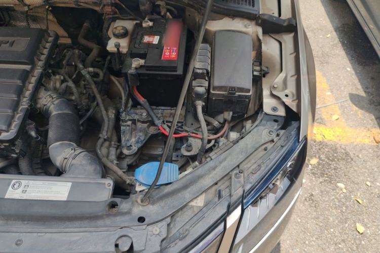 Used Skoda Octavia 2018 1.6L Automatic Comfort Edition Engine Bay Left