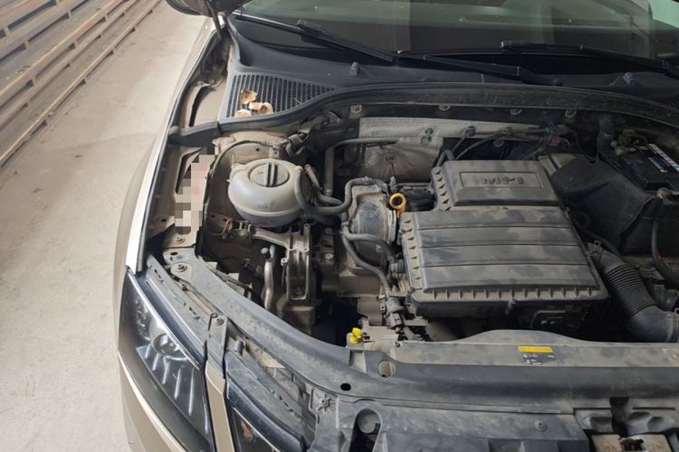 Used Skoda Octavia 2018 1.6L Automatic Luxury Edition Engine Bay Right