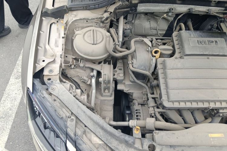 Used Skoda Octavia 2018 1.6L Automatic Comfort Edition Engine Bay Right