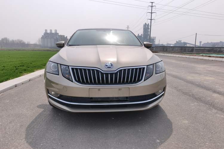 Used Skoda Octavia 2018 TSI230 DSG Luxury Edition Exterior 1