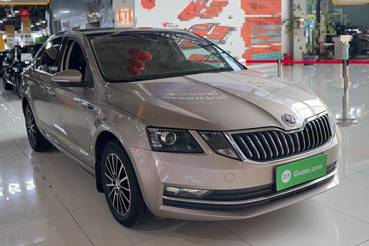 Used Skoda Octavia 2018 TSI230 DSG Luxury Edition Exterior 2