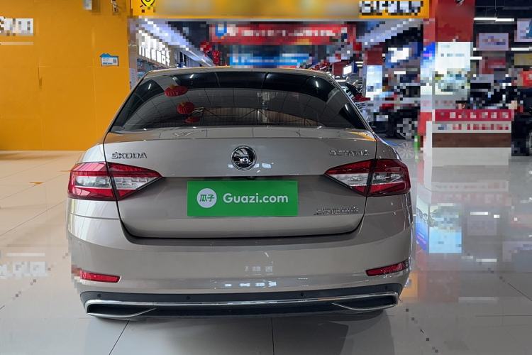 Used Skoda Octavia 2018 TSI230 DSG Luxury Edition Exterior 4
