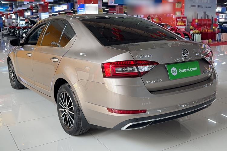 Used Skoda Octavia 2018 TSI230 DSG Luxury Edition Exterior 5