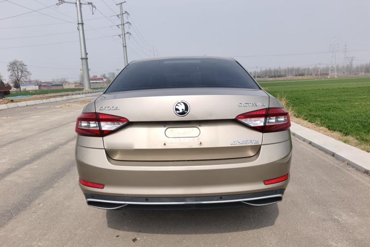 Used Skoda Octavia 2018 TSI230 DSG Luxury Edition Exterior 5