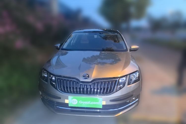 Used Skoda Octavia 2018 1.6L Automatic Luxury Edition Front