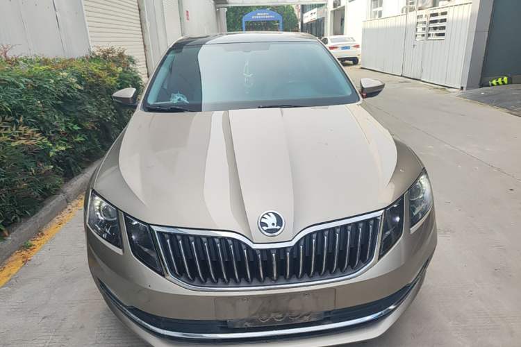 Used Skoda Octavia 2018 TSI230 DSG Luxury Edition Front