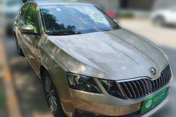Used Skoda Octavia 2018 1.6L Automatic Comfort Edition Front Right 45 Deg