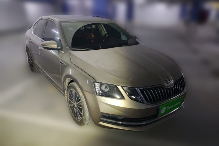 Used Skoda Octavia 2018 TSI230 DSG Luxury Edition Front Right 45 Deg