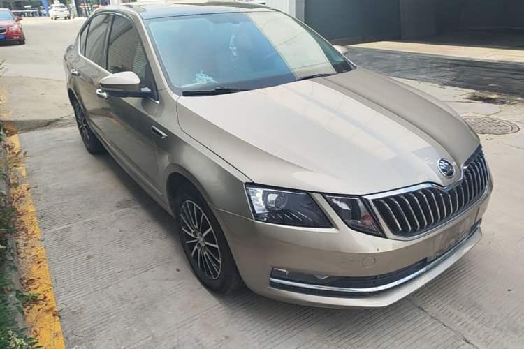 Used Skoda Octavia 2018 TSI230 DSG Luxury Edition Front Right 45 Deg