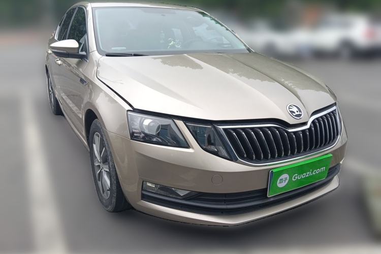 Used Skoda Octavia 2018 1.6L Automatic Comfort Edition Front Right 45 Deg