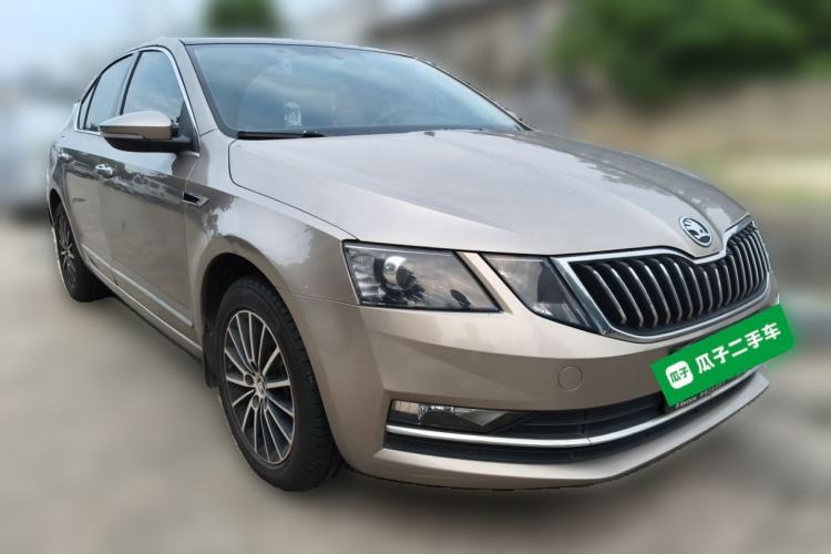Used Skoda Octavia 2018 TSI230 DSG Luxury Edition Front Right 45 Deg