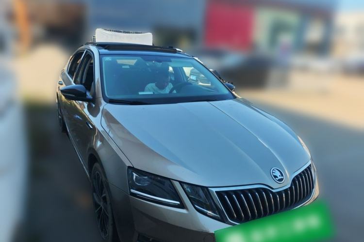 Used Skoda Octavia 2018 TSI280 DSG Luxury Edition Front Right 45 Deg
