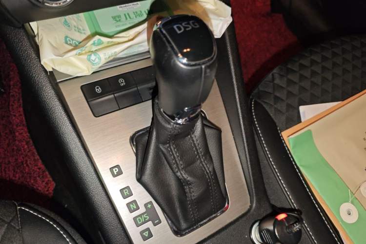Used Skoda Octavia 2018 TSI230 DSG Luxury Edition Gear Lever