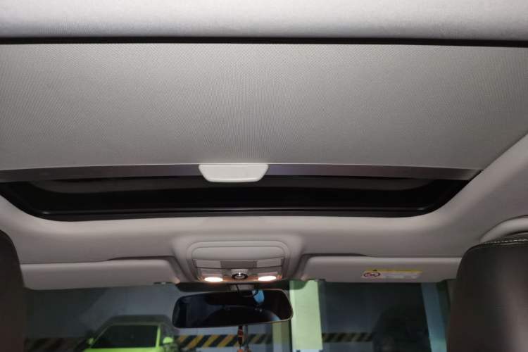 Used Skoda Octavia 2018 1.6L Automatic Luxury Edition Headliner