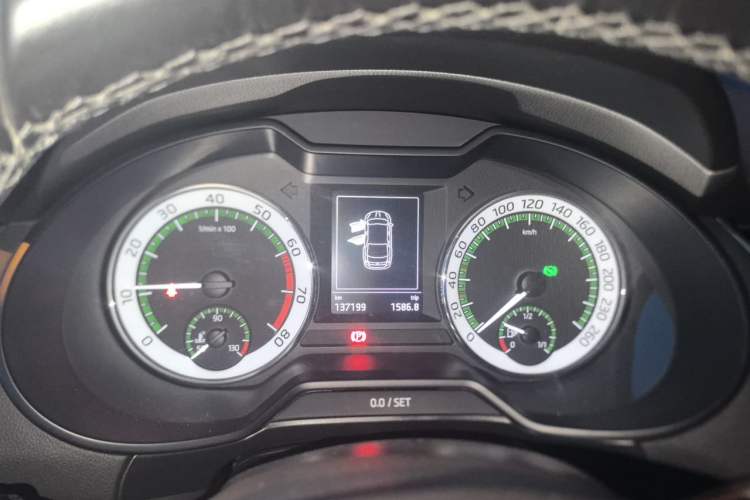 Used Skoda Octavia 2018 1.6L Automatic Luxury Edition Instrument Cluster