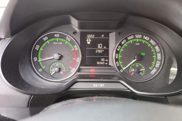 Used Skoda Octavia 2018 1.6L Automatic Comfort Edition Instrument Cluster