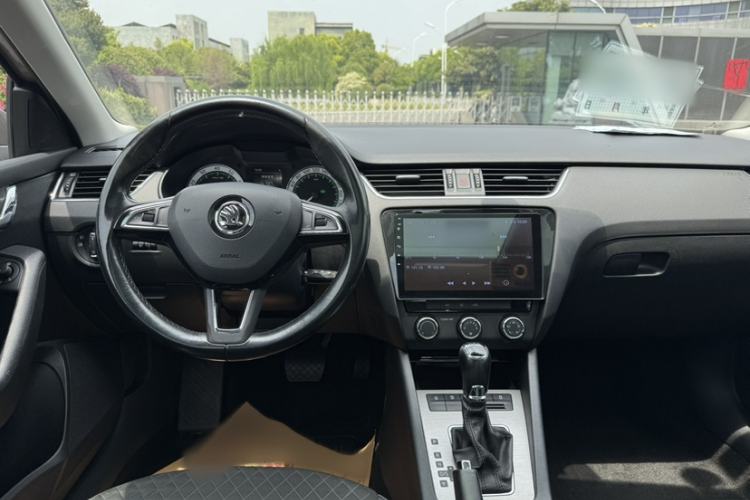 Used Skoda Octavia 2018 TSI230 DSG Luxury Enjoyment Edition Interior 2