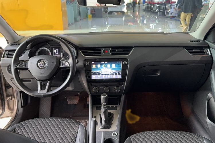 Used Skoda Octavia 2018 TSI230 DSG Luxury Edition Interior 3