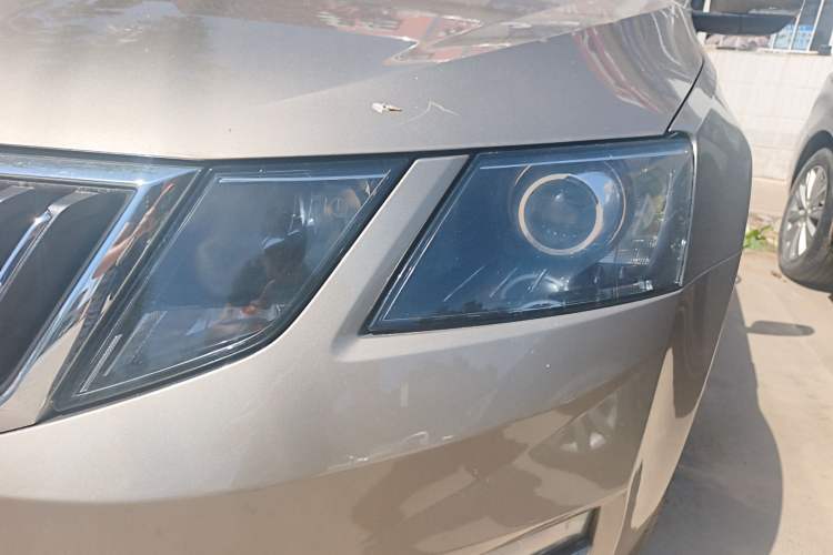 Used Skoda Octavia 2018 TSI230 DSG Luxury Edition Left Front Headlight