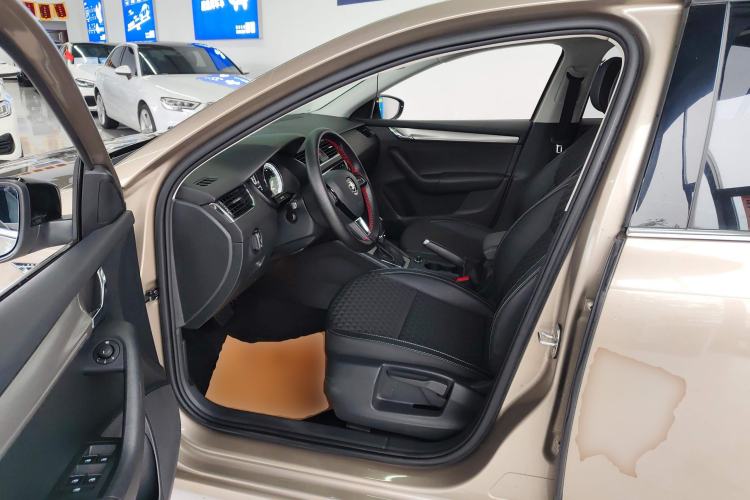 Used Skoda Octavia 2018 TSI280 DSG Luxury Edition Left Front Seat