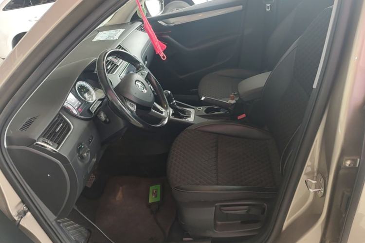 Used Skoda Octavia 2018 TSI230 DSG Luxury Enjoyment Edition Left Front Seat