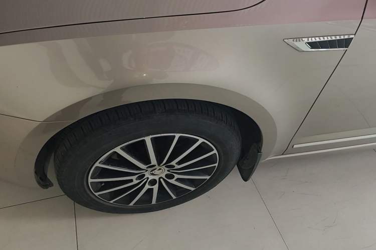 Used Skoda Octavia 2018 TSI230 DSG Luxury Enjoyment Edition Left Front Wheel Hub