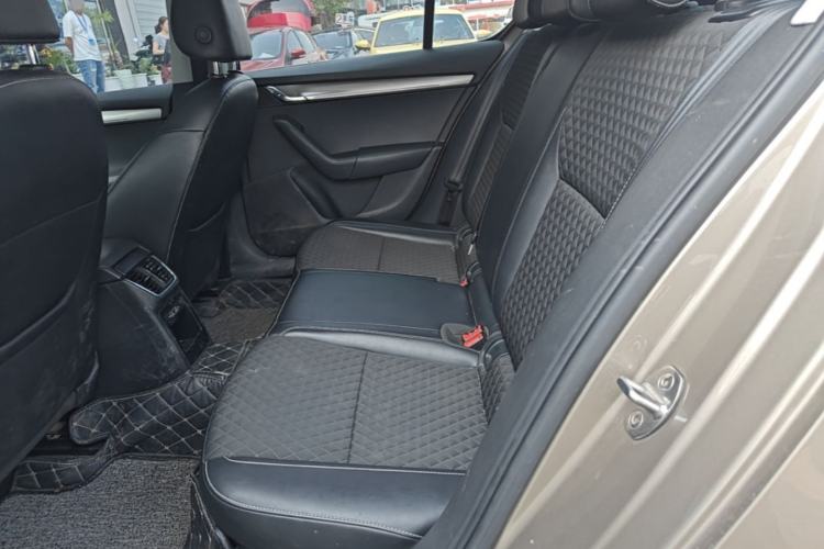 Used Skoda Octavia 2018 1.6L Automatic Luxury Edition Left Rear Seat