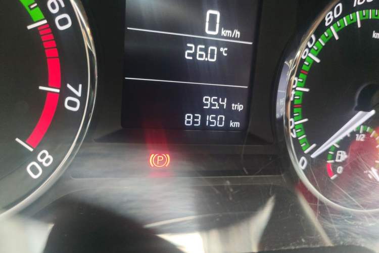 Used Skoda Octavia 2018 1.6L Automatic Comfort Edition Odometer Close Up