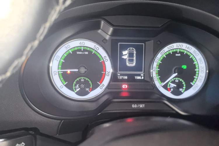 Used Skoda Octavia 2018 1.6L Automatic Luxury Edition Odometer Close Up