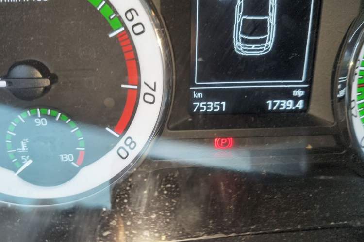 Used Skoda Octavia 2018 TSI230 DSG Luxury Edition Odometer Close Up