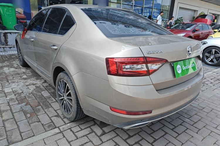 Used Skoda Octavia 2018 1.6L Automatic Luxury Edition Rear Left 45 Deg