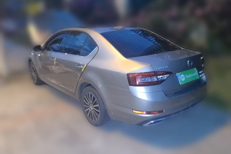 Used Skoda Octavia 2018 1.6L Automatic Luxury Edition Rear Left 45 Deg
