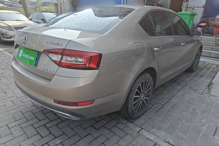 Used Skoda Octavia 2018 1.6L Automatic Luxury Edition Rear Right 45 Deg