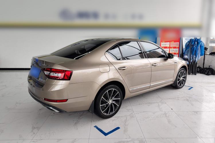 Used Skoda Octavia 2018 TSI280 DSG Luxury Edition Rear Right 45 Deg