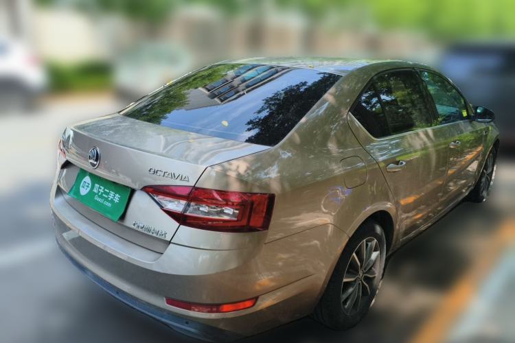 Used Skoda Octavia 2018 1.6L Automatic Comfort Edition Rear Right 45 Deg