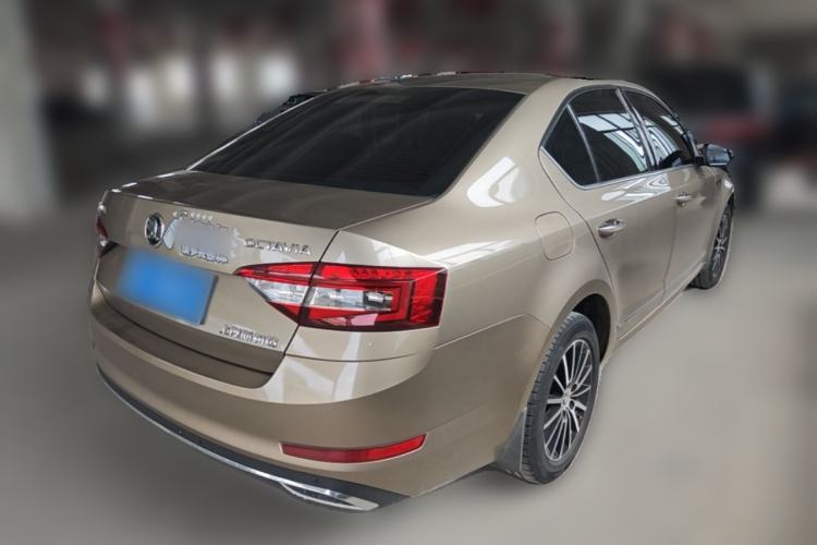 Used Skoda Octavia 2018 1.6L Automatic Luxury Edition Rear Right 45 Deg