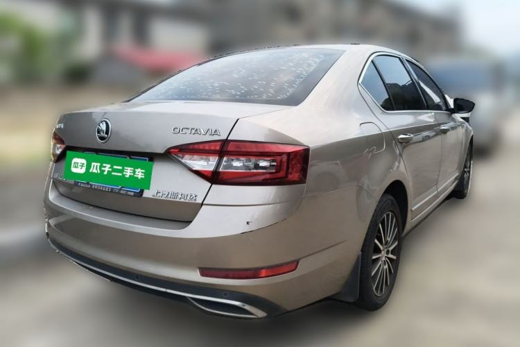 Used Skoda Octavia 2018 TSI230 DSG Luxury Edition Rear Right 45 Deg