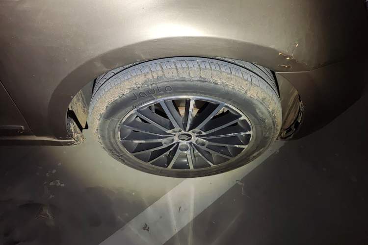 Used Skoda Octavia 2018 TSI230 DSG Luxury Edition Right Front Wheel Hub