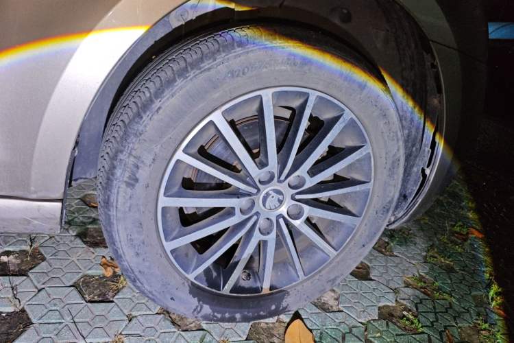 Used Skoda Octavia 2018 TSI230 DSG Luxury Edition Right Front Wheel Hub