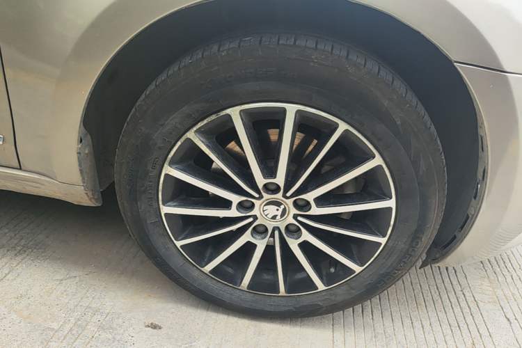 Used Skoda Octavia 2018 TSI230 DSG Luxury Edition Right Front Wheel Hub