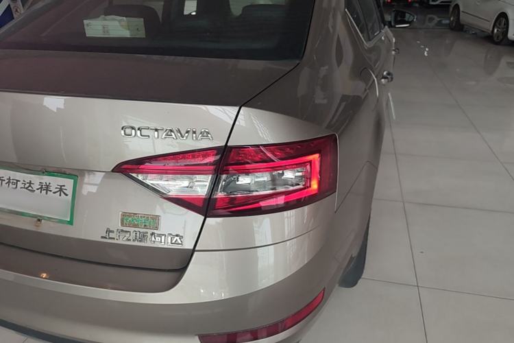 Used Skoda Octavia 2018 TSI230 DSG Luxury Enjoyment Edition Right Rear Taillight