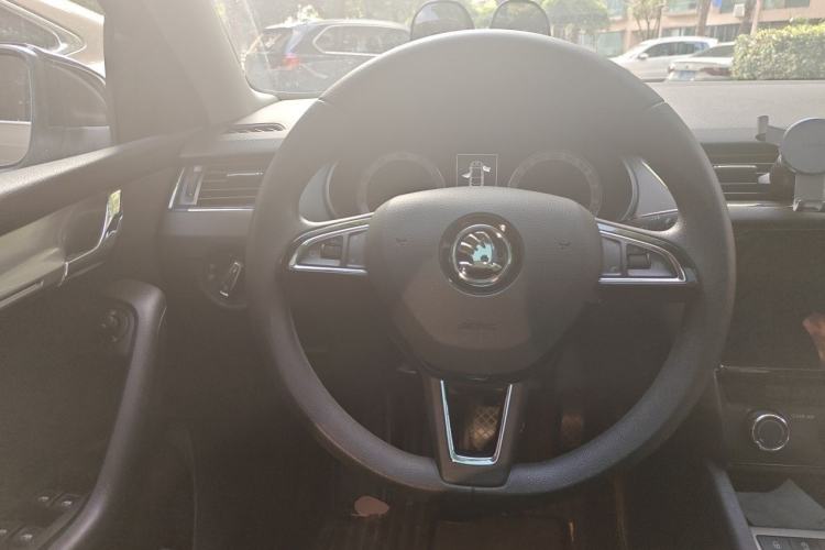 Used Skoda Octavia 2018 TSI280 DSG Luxury Edition Steering Wheel